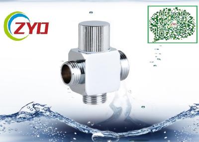 Chine Tuyau de douche à trois voies plaqué par Chrome en laiton d'aiguillage de l'eau de robinet de système de douche de la place t de 1/2MX3/4MX3/4M Seperator à vendre