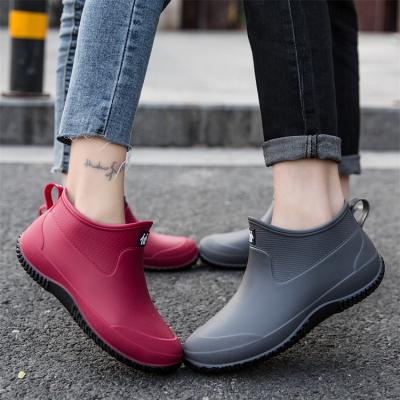 China New Fashion Warmthy Fleece Custom Made Rubber Rain Boots Water Proof Anti-Skid Short Non-Slip Unisex Shoes for sale