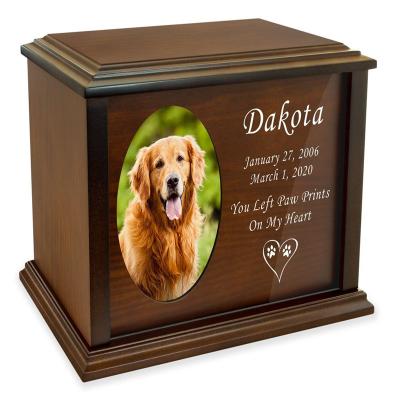 China Customization Handmade Wholesale Memorial Pet Custom Photo Handmade Wooden Pet Cremation Urn for sale