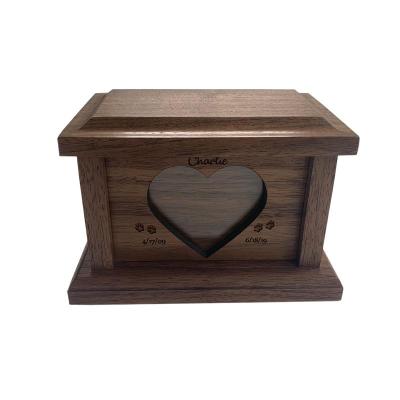 China Wholesale Handmade Personalization Pet Memorial Personalized Handmade Wooden Pet Cremation Urn for sale