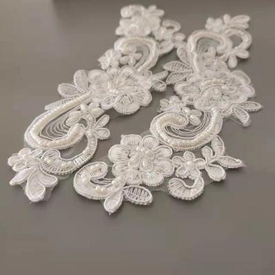 China Elegant Water Soluble Pearl Flower Beaded Applique For Wedding Decoration,Embroidery Pair Sequined Floral Applique For Garment for sale