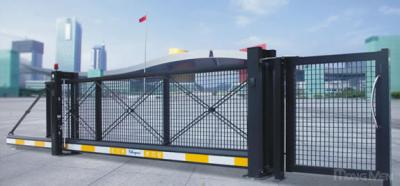 China Puertas de desplazamiento automáticas voladizas de la aleación de aluminio con la malla en venta