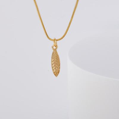 China Vintage Fashion 18K Gold Plated Leaves Pendant Necklace For Love Sea Women Girl Gift Birthday Mother's Day Jewelry for sale