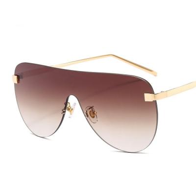 China Fashion Sunglasses Trending Oversized Sunglasses Women Brown Big Visor Sunglasses for sale