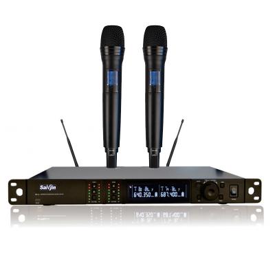 China Professional Handheld Microphone Four Channel Wireless Headphone UHF Microphone KTV Handheld Factory for sale