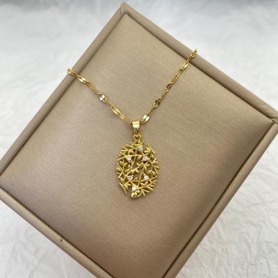 China FASHIONABLE Gold Plated Stainless Steel Necklace For Women Copper Steel Bird's Nest Oval Pendant NecklaceLuxury Design for sale