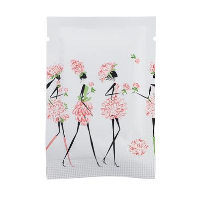 China Z Fold Or Customized Feminine Wipes Wholesale Price Individually Wrapped Flushable Wipes Wet Aloe Vera Scented for sale