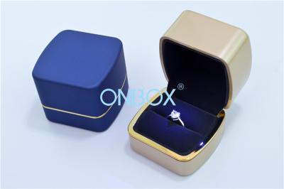 China Hoog polijst het Schilderen Ring Packaging Boxes With Shimmery Poeder LEIDEN Licht Decor Te koop