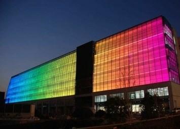 Chine L'affichage à LED Transparent en verre de fenêtre de bâtiment, la publicité a mené l'écran d'affichage vidéo à vendre