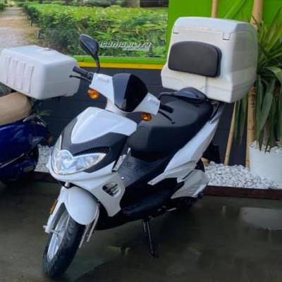 China 5000w Powerful Fast Delivery Eco-friendly Stable Box Skyblue Electric Cargo Scooter for Take-out Store etc. 72V50AH for sale