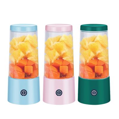 China Portable Kitchen 350ml USB Car Electric Juicer Smoothie Blender Cup and Mini Juicer for Travel for sale