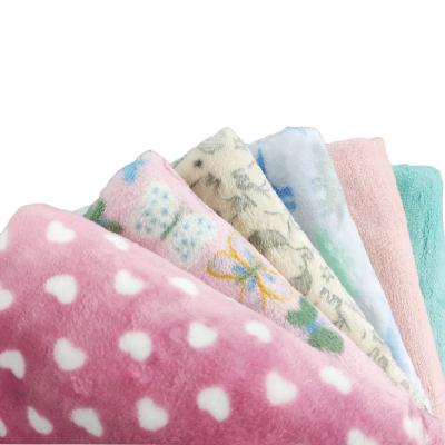 China Winter Folded Soft Baby Knitted Red Pink Blue Throw Blanket For Baby for sale