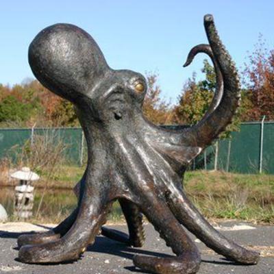 China Modern Europe Sculpture Octopus Metal Bronze Octopus Animal Statue For Home Decor for sale