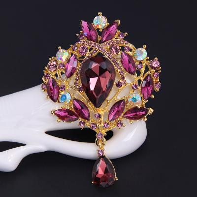 China Fashionable hot brooch female rhinestone alloy Europe and the United States explosion of the crown glass corsage jewelry brooch for sale