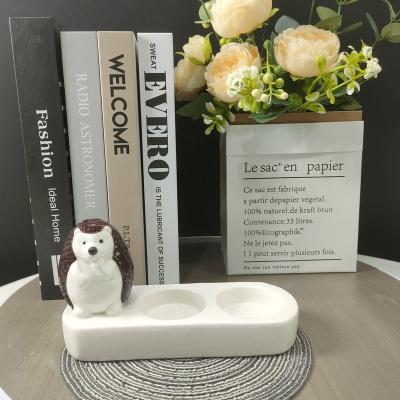 China Viable Hedgehog Wholesale Indoor Home Ceramic Crafts Decoration Factory Gift Glossy Glazed Ceramic Home Decor for sale