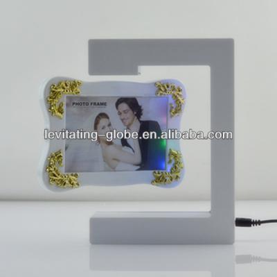 China New Global Promotional Gift Item Photo Frame, Love Gift Souvenir Photo Magnetic Floating Frame EGMP-02B for sale