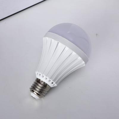 China New product 70LM/W led emergency bulb factory direct sales recharble bulb B22 E27 9w led emergency bulb for sale