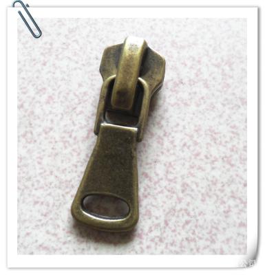 China 3# Metal Auto Lock Zipper Slider , Custom Zipper Pulls Replacement for sale