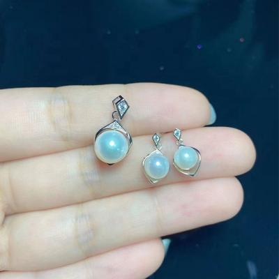 China Elegant Women Jewelry 8-9mm Round Pearl Pendant Fashionable 925 Silver CZ Diamond Wedding Party Jewelry for sale