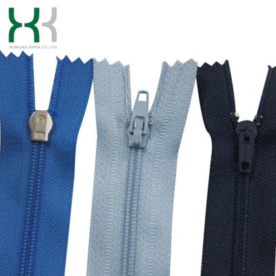 China Auto Lock Factory Wholesale Durable Garment Accessories Nylon Zipper And Coil Zipper for sale