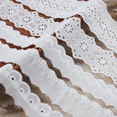 China Factory Outlet Border Embroidery Lace Fabric Sustainable 2023 White Trim Water Soluble for sale