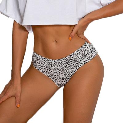 China Antibacterial Sexy Bottoms Women's Seamless Leopard Print Panties Sports One-Piece High Waist Briefs Quick Dry Panties Women for sale