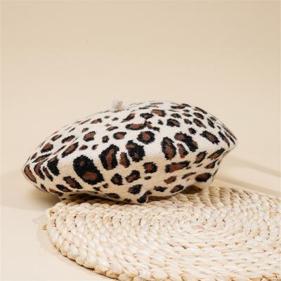 China 2021 New Hot Ladies Leopard Print Fashion Formal Sexy Painter Beret Hat Women Custom Made for sale