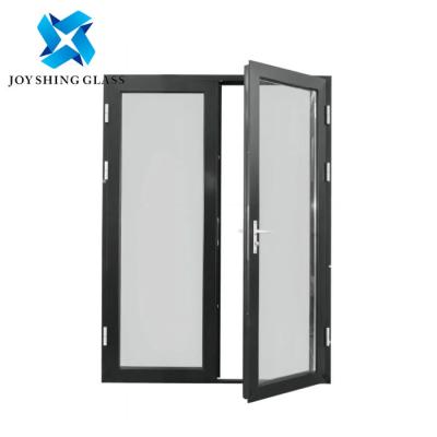 China Puertas de revestimiento UPVC de madera de la serie 60 Puertas de vidrio con perfil UPVC en venta