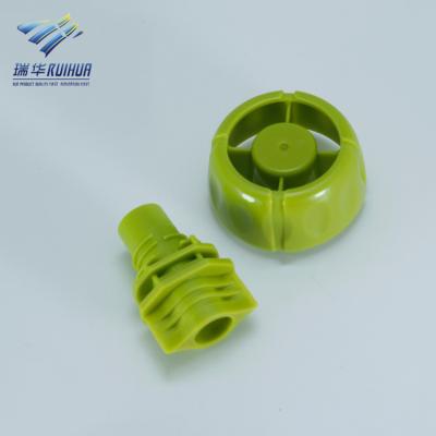 China Non Spill Liquid Shantou Maker Pe Drinking Screw Cap And Spout for sale