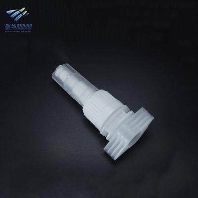 China Professional Beverage Shantou RUIHUA Manufacturer Plastic Dropper Nozzle 14mm for sale