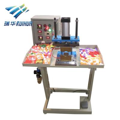 China Shantou high quality manual beverage spout sealing machine for sale