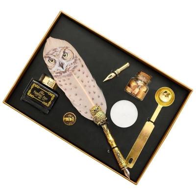 China New Arrival Luxury Style Antique Feather Pen Owl Quill Pen and Ink Set Vintage Dip Quill Pen and Wax Seal Set for sale