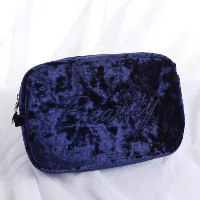 China Fashion Ladies Cosmetic Bag With Custom Logo Custom Velvet Pouch Bag Cosmetic Bag For Makeup for sale