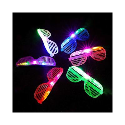 China LED-Brille Neon-Sonnenbrille Aufleuchtung Brille Party Artikel Rave Kostüm Party DJ Sonnenbrille Geburtstagsfeier Dekoration zu verkaufen