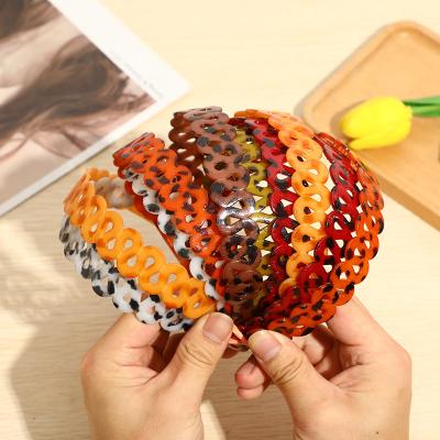 China Ladies Plastic Popular Simple Headband Fashion Hair Bands Plastic Hair Accessories for sale