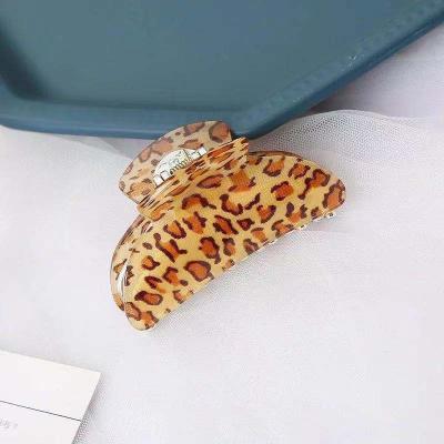 China Leopard Amazon Popular Hot Sold 7 cm Big Hair Claw Clip Korean Plastic Acetate Hair Claws for sale