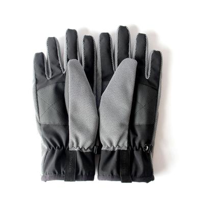 China It Keeps Hand Warm New Design Comfortable Daily Use Outdoor Sports Lightweight Gloves for sale