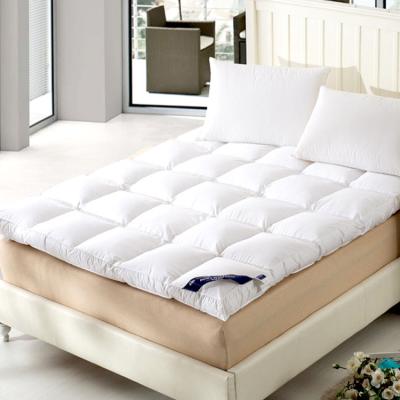 China Bedroom Furniture Foldable Bed Soft White Goose Down Mattress Filled Mattress Topper With Mattress Pad for sale