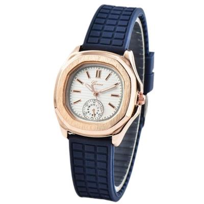 China Fashion New Design Multiple Simplicity Time Zone Temperament Portable Casual Quartz Watch For Women for sale