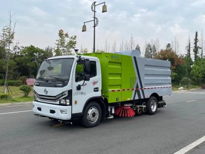 China Caminhão de varredura potente e durável para limpeza e manutenção de estradas à venda