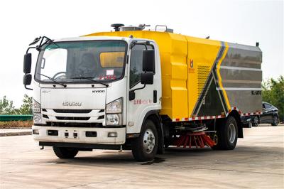 China Isuzu KV100 115hp Eu 5 caminhão de varredura de estradas de alta pressão para redução de poeira à venda