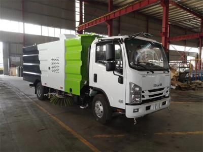 Chine Camion à balayeur routier de 3000 litres avec moteur Isuzu pour nettoyer à vendre