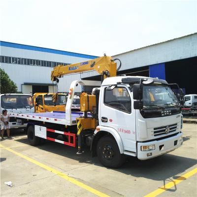 Cina 4 tonnellate Dongfeng Euro 3 Slide Bed Recovery Truck con gru telescopica in vendita