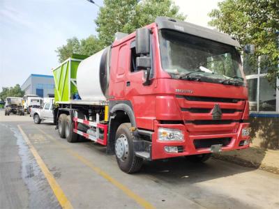 China Sinotruck Howo Synchronous Chip Seal Truck For Anti Slip And Anti Seepage Roads for sale