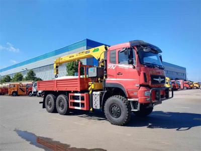 China 8 ton kraan van Dongfeng met amplitude-uitbreidingsrotatie en hefmechanismen Te koop