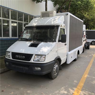 China 4X2 IVECO 3 SIDES P5 MOBILE LED PROMOTIE VAN DIE VAN DIE VAN DIE VAN DE VAN Te koop