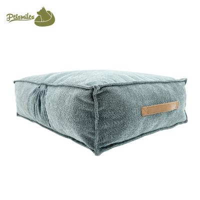 China Waterproof Customized Sustainable Dog Cushion Bed Pet Bed Retangular Cushion With Zipper And Handle for sale