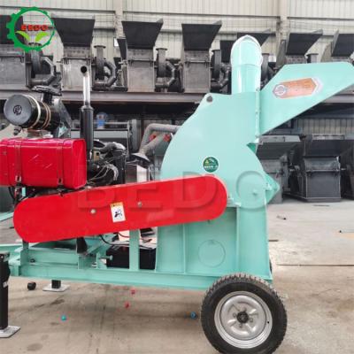 China Portable Wood Crusher Machine Sawdust Crushing With Diesel Engine for sale