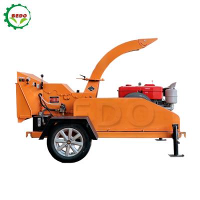 China Mobile Wood Chipper Machine 32 HP Diesel Portable Wood Crushing for sale