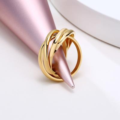 China High Quality Romantic Stainless Steel Band Interlocked Ring Cheap Wedding Jewelry Rolling for sale